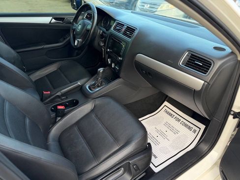 Used 2013 Volkswagen Jetta SE image 10