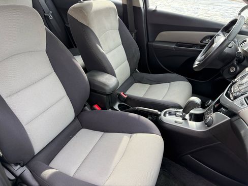 Used 2014 Chevrolet Cruze LS image 26