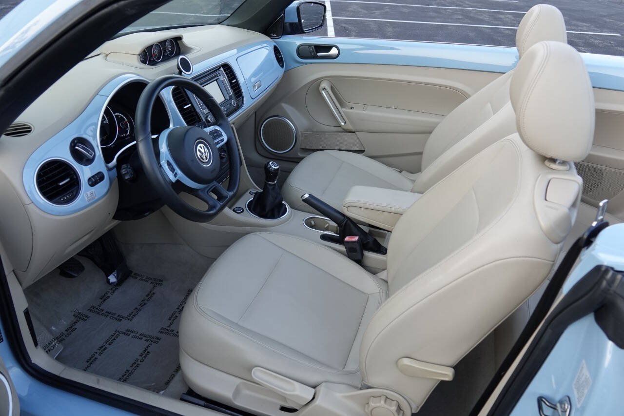 Used 2014 Volkswagen Beetle TDI FWD image 4