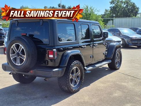 Used 2023 Jeep Wrangler Unlimited Sahara AWD/4WD image 4