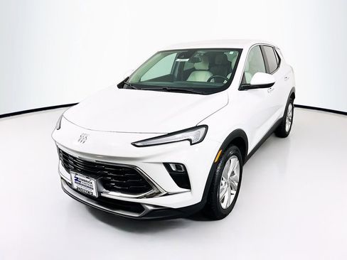 Used 2024 Buick Encore GX Preferred image 3