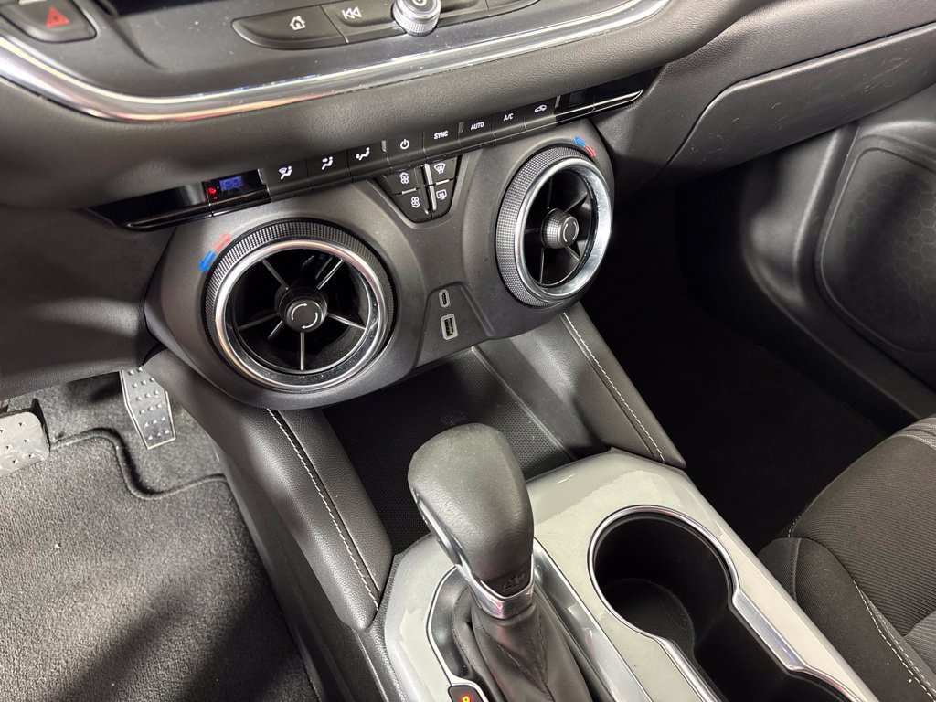 Used 2023 Chevrolet Blazer LT FWD image 32