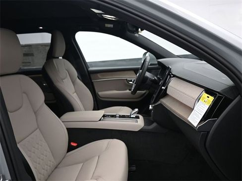 New 2026 Volvo XC90 B6 Plus w/ Protection Package Premier image 14