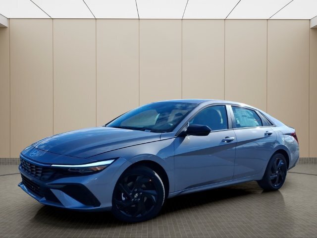 New 2026 Hyundai Elantra SEL FWD image 2