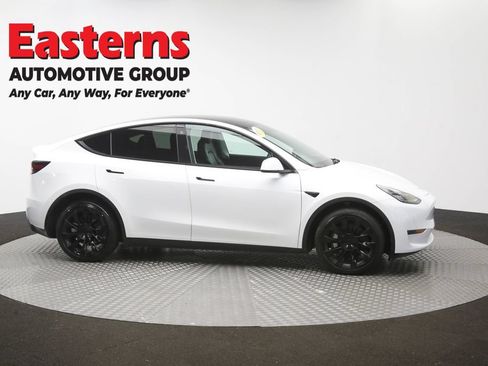Used 2022 Tesla Model Y Long Range AWD/4WD image 40