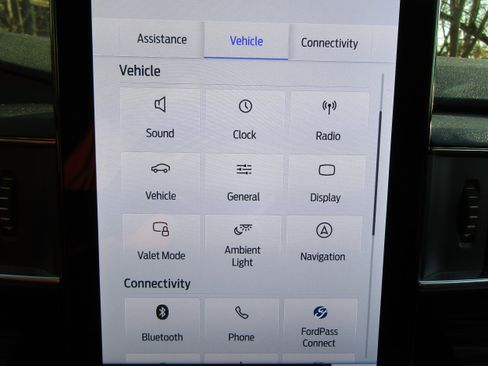 Used 2024 Ford Explorer Limited w/ Limited Technology Package image 48