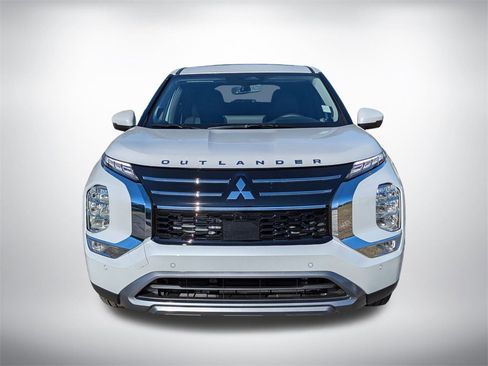 New 2026 Mitsubishi Outlander SE image 9