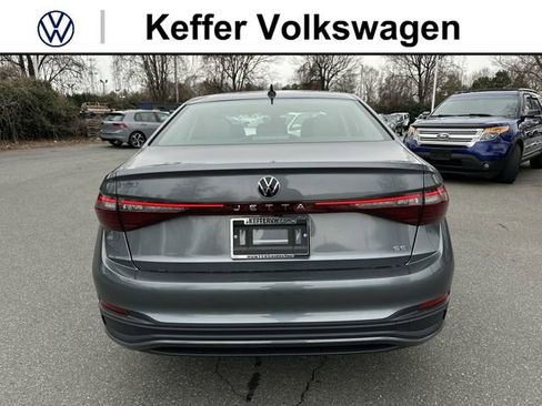 New 2026 Volkswagen Jetta SE FWD image 4