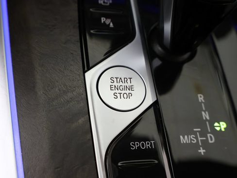 Used 2022 BMW X5 xDrive40i AWD/4WD image 47