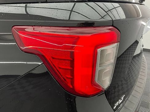 Used 2023 Ford Explorer XLT AWD/4WD image 27