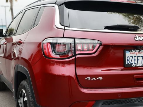 Used 2022 Jeep Compass Limited w/ Sun and Sound Group AWD/4WD image 13