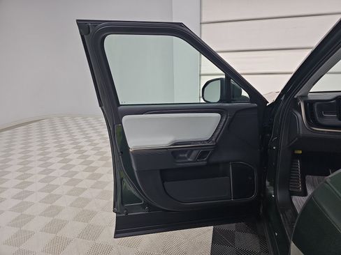 Used 2024 Rivian R1S Adventure AWD/4WD image 16