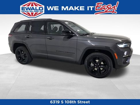 New 2025 Jeep Grand Cherokee Limited w/ Luxury Tech Group II image 23