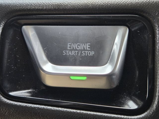 Used 2025 GMC Yukon Denali AWD/4WD image 21