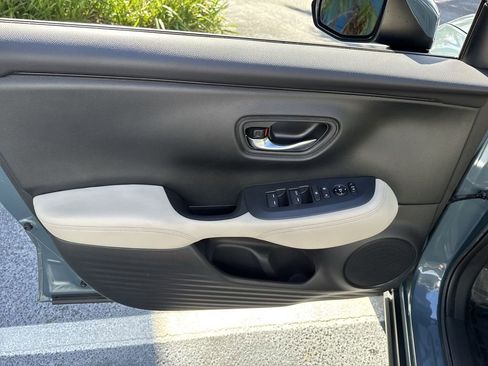 Used 2024 Honda HR-V LX image 34