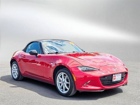 Used 2017 MAZDA MX-5 Miata Sport RWD image 7