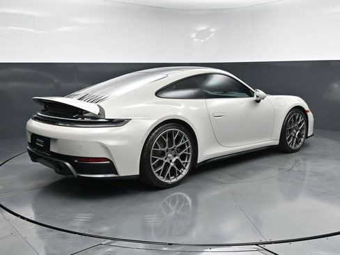 Certified 2025 Porsche 911 Carrera RWD image 11
