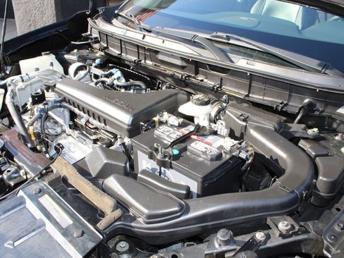 Used 2018 Nissan Rogue SL image 23