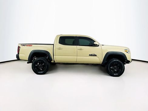 Used 2020 Toyota Tacoma TRD Off-Road AWD/4WD image 8