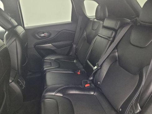 Used 2019 Jeep Cherokee Latitude Plus image 18