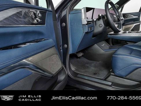 Certified 2025 Cadillac Escalade IQ Luxury 2 w/ LPO, Premium Carpet Package AWD/4WD image 7