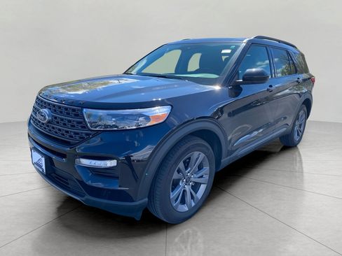 Certified 2024 Ford Explorer XLT w/ Equipment Group 202A AWD/4WD image 5