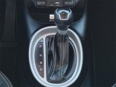 Used 2016 Kia Soul + image 23