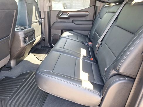 Used 2025 Chevrolet Silverado 1500 LT RWD image 30