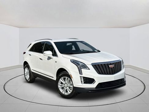 New 2025 Cadillac XT5 Luxury image 1