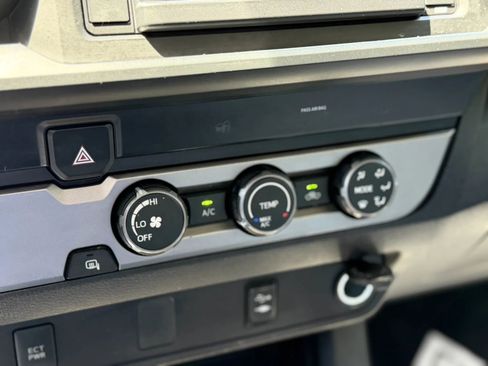 Used 2019 Toyota Tacoma SR w/ SR Convenience Package RWD image 31