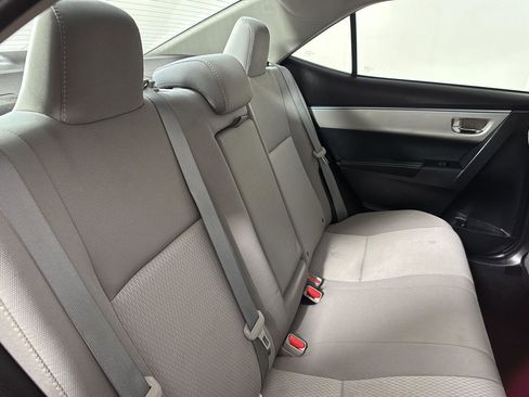 Used 2015 Toyota Corolla LE FWD image 17