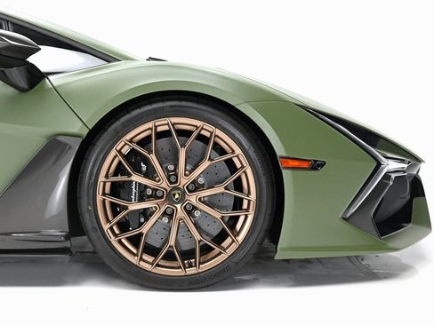 Used 2025 Lamborghini Revuelto AWD/4WD image 22