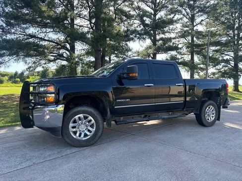 Used 2019 Chevrolet Silverado 2500 W/T w/ WT Convenience Package AWD/4WD image 6