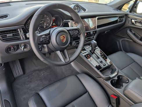 New 2026 Porsche Macan Turbo image 4