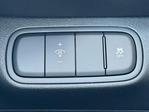 New 2026 Hyundai Venue SEL FWD image 17