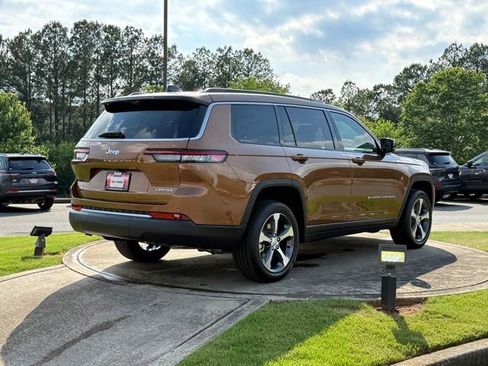 New 2026 Jeep Grand Cherokee L Limited w/ Luxury Tech Group II AWD/4WD image 7