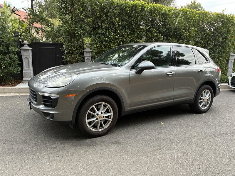 Used 2017 Porsche Cayenne AWD/4WD image 17