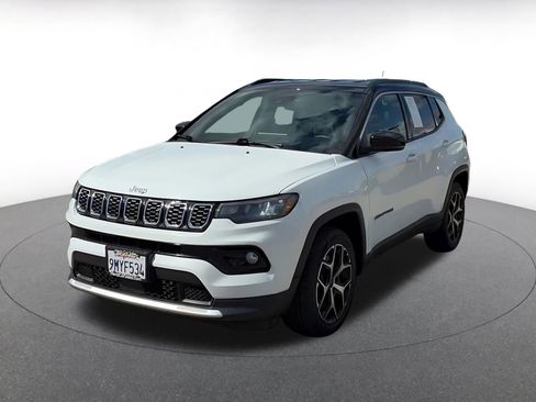 Used 2025 Jeep Compass Limited image 7