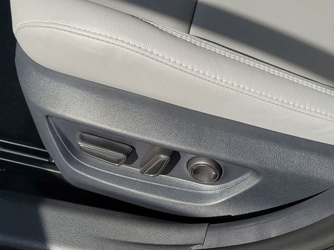 New 2026 Toyota Camry SE w/ Convenience Package FWD image 22