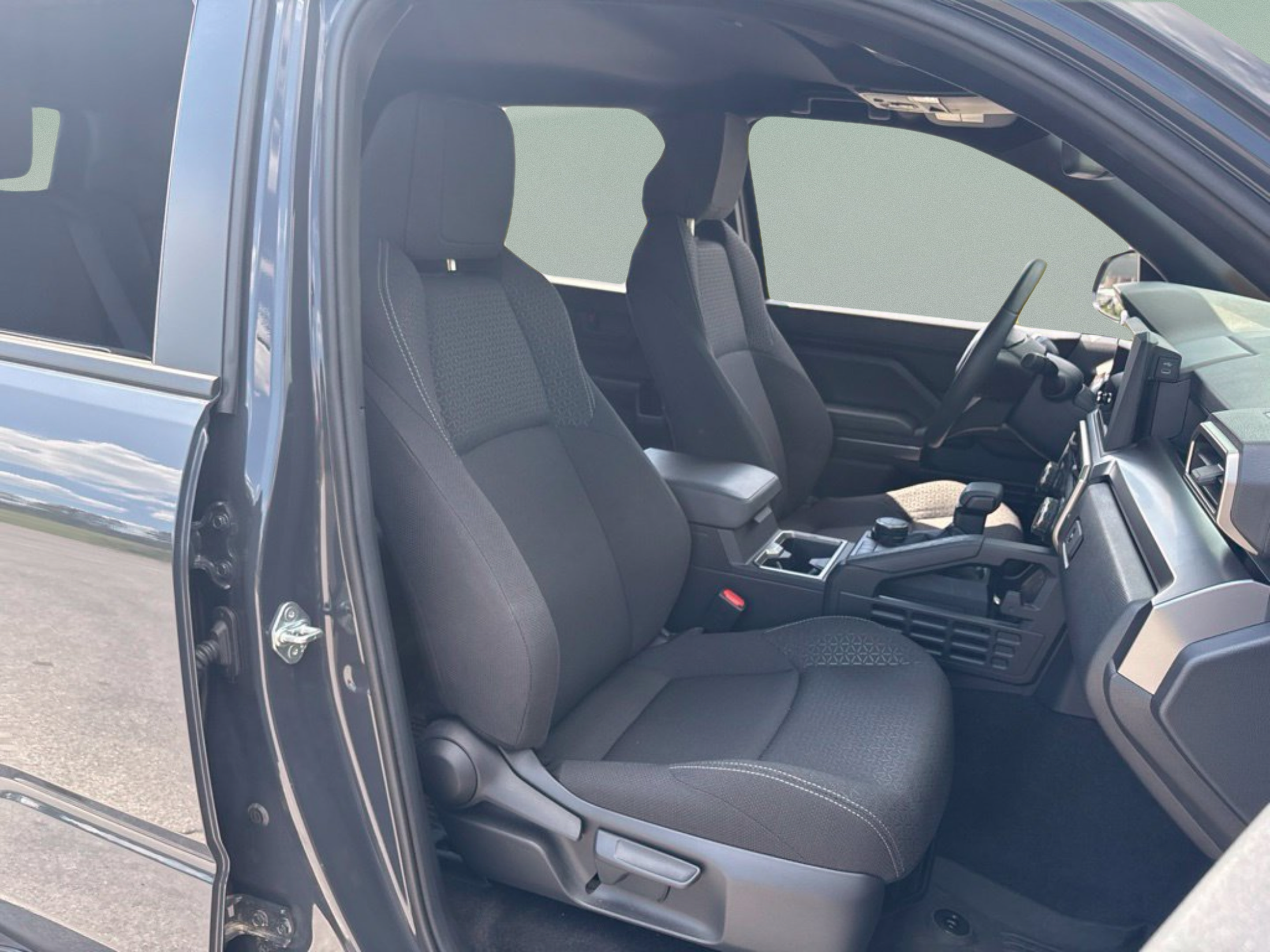 Used 2025 Toyota 4Runner SR5 AWD/4WD image 23