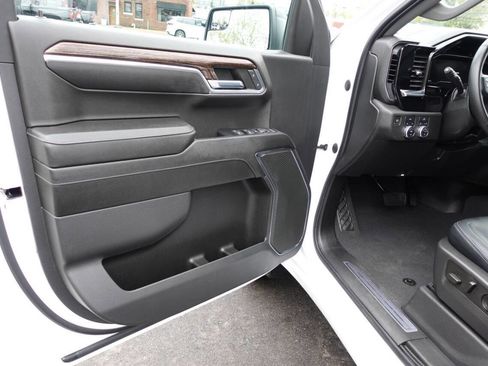 Used 2023 GMC Sierra 1500 Elevation image 15