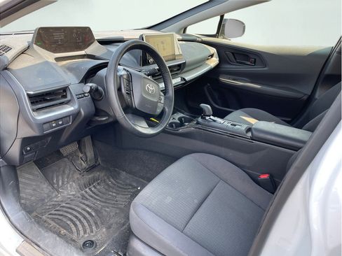 Used 2024 Toyota Prius LE AWD/4WD image 9