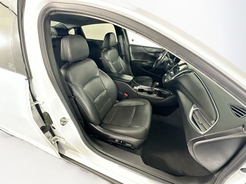 Used 2020 Chevrolet Malibu Premier FWD image 32