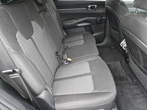 Used 2026 Kia Sorento LX FWD image 17