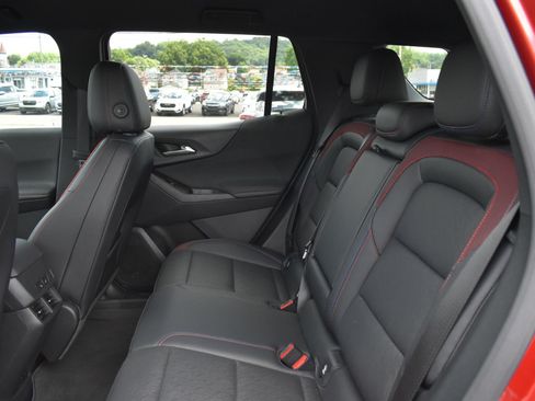 Used 2026 Chevrolet Equinox RS w/ Convenience Package III AWD/4WD image 18