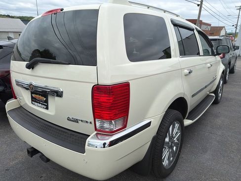 Used 2009 Chrysler Aspen Limited AWD/4WD image 8