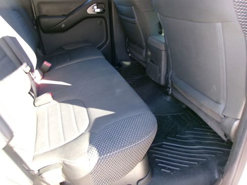 Used 2019 Nissan Frontier PRO-4X image 12