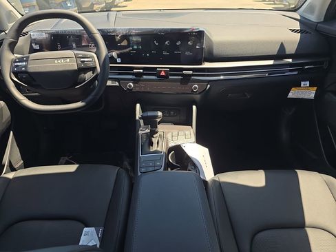 New 2026 Kia Sportage EX FWD image 13