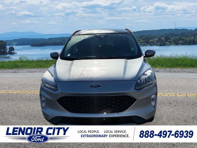 Certified 2022 Ford Escape Titanium w/ Class II Trailer Tow Package FWD image 8