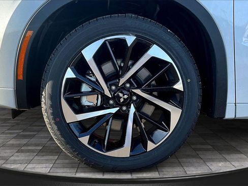 New 2025 Mitsubishi Outlander SEL image 11